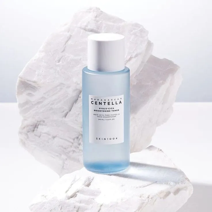 SKIN 1004 Centella Hyalu-Cica Brightening Toner Size: 30ml