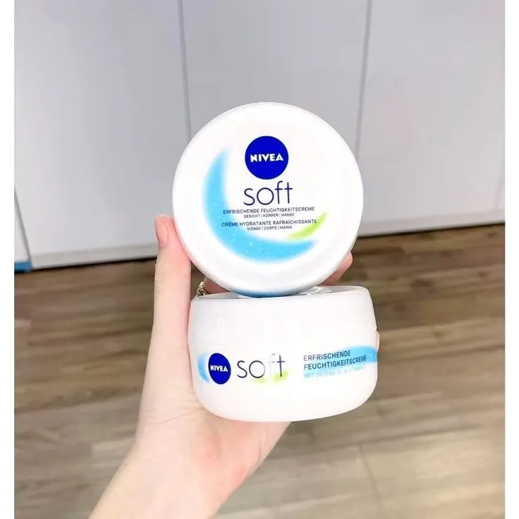 NIVEA Soft Revitalizing Moisturising Care Cream 200ml