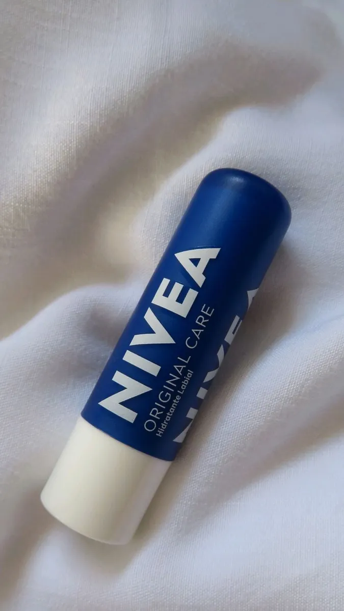 Nivea Long Lasting Moisture Caring lip Balm (Essential ) 4.8g